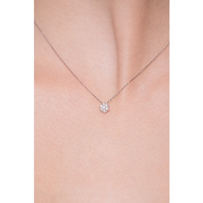 Collier avec Pendentif Illusion en Or Blanc 18k et Diamants