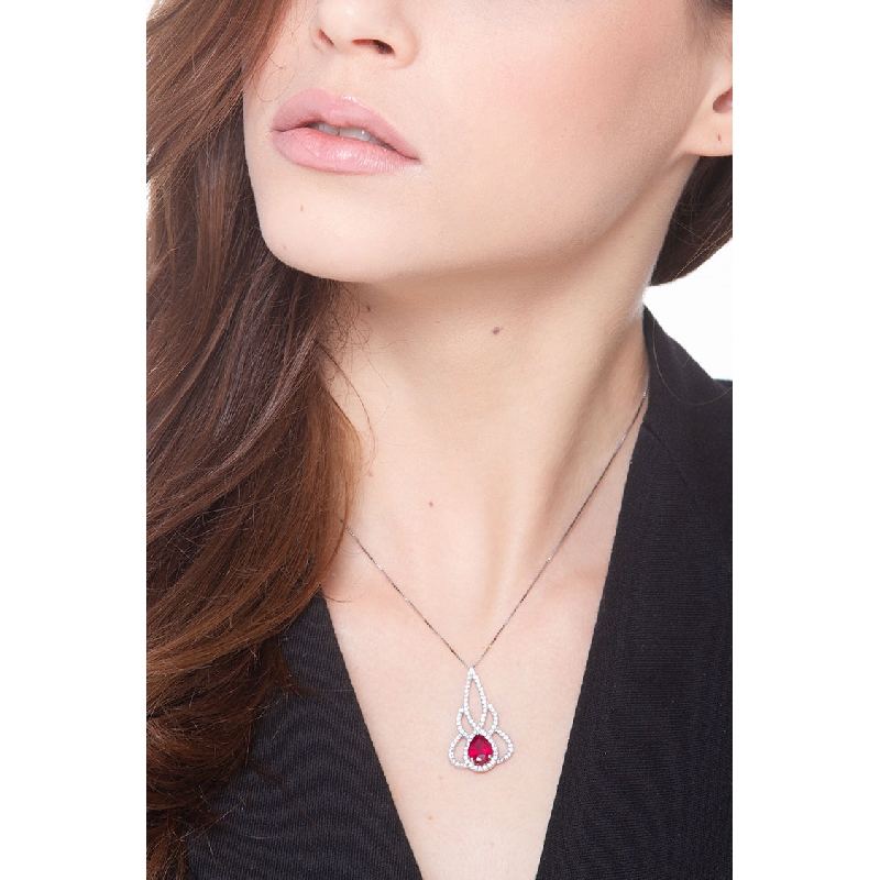 Collier en or blanc 18k avec pendentif flamme rubis et diamants