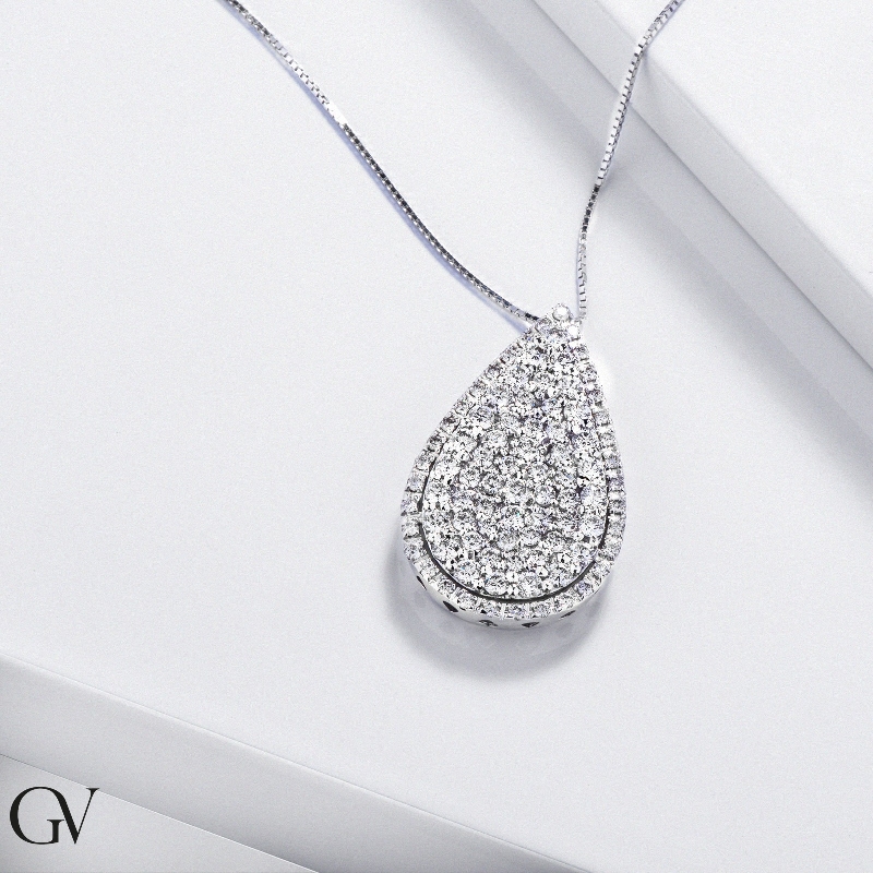 Collier or blanc 18K avec pendentif pavé de diamants Collier or blanc 18K avec pendentif pavé de diamants