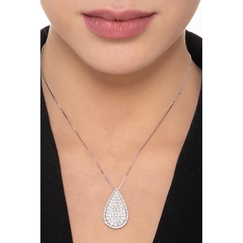 Collier or blanc 18K avec pendentif pavé de diamants Collier or blanc 18K avec pendentif pavé de diamants