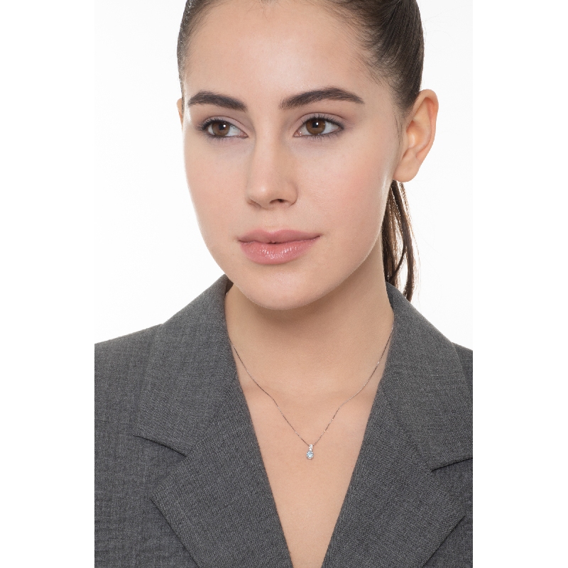 Collier en or blanc 18k avec pendentif aiguemarine et diamants