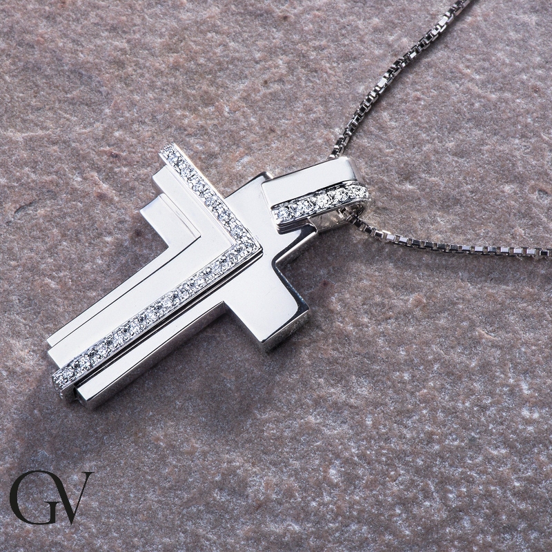 Collier homme croix or blanc 18k avec diamants Collier homme croix or blanc 18k avec diamants