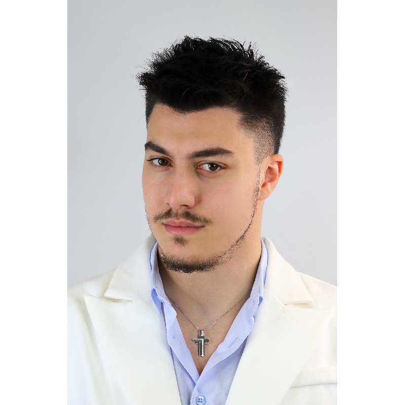 Collier homme croix or blanc 18k avec diamants Collier homme croix or blanc 18k avec diamants