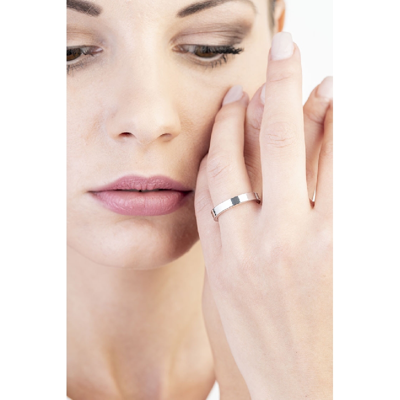 Alliance Unoaerre en or blanc 18 carats, largeur 3,5 mm Alliance Unoaerre en or blanc 18 carats, largeur 3,5 mm