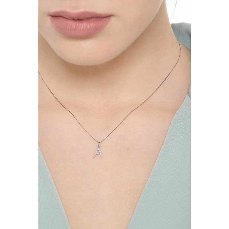 Collier avec la lettre  A en or blanc 18K et diamants