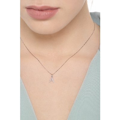Collier avec la lettre  A en or blanc 18K et diamants