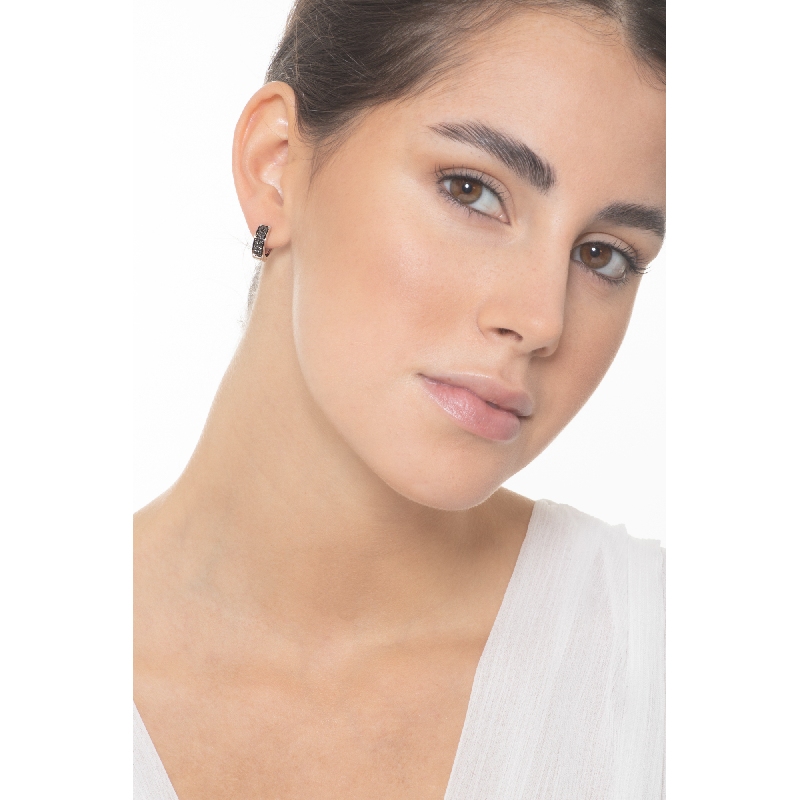 Boucles d’oreilles cercles en or blanc 18k diamants noirs Boucles d’oreilles cercles en or blanc 18k diamants noirs