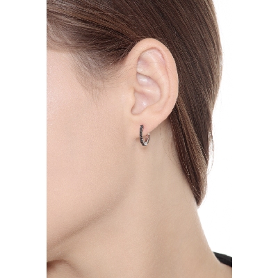 Créoles en or blanc 18k serties de diamants noirs