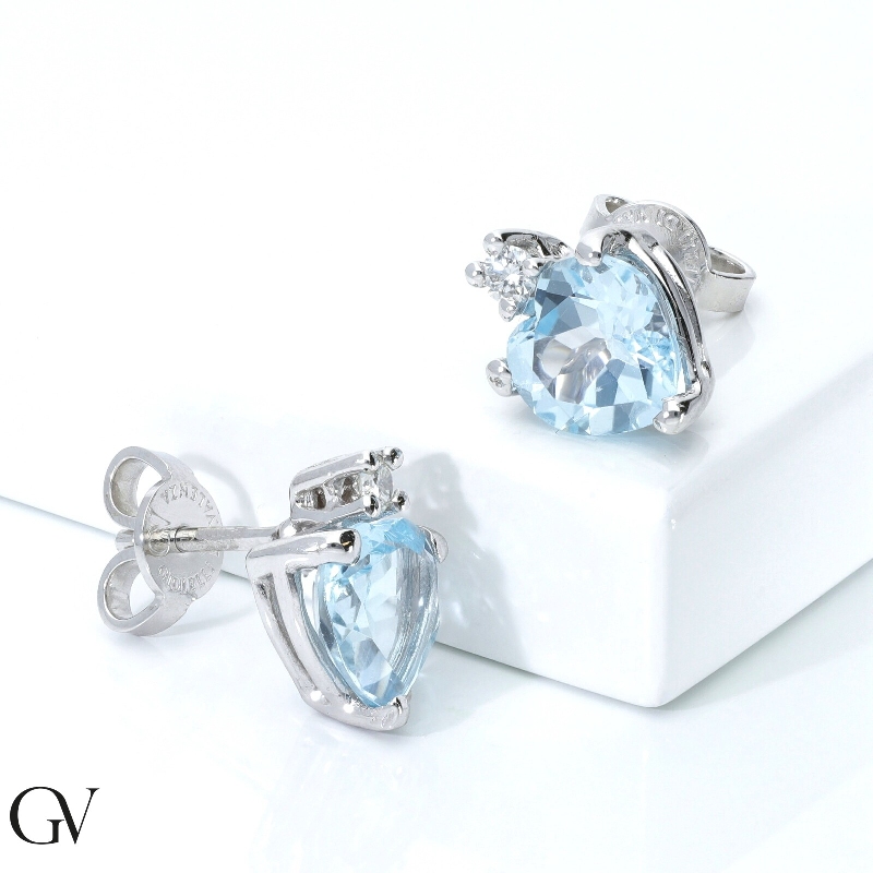 Boucles d'oreilles or blanc 18K aigue-marine cœur Boucles d'oreilles or blanc 18K aigue-marine cœur