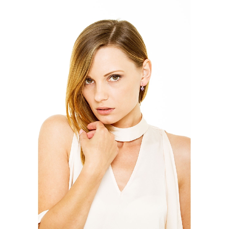 Boucles d'oreilles en or blanc 18k avec améthyste et diamants Boucles d'oreilles en or blanc 18k avec améthyste et diamants