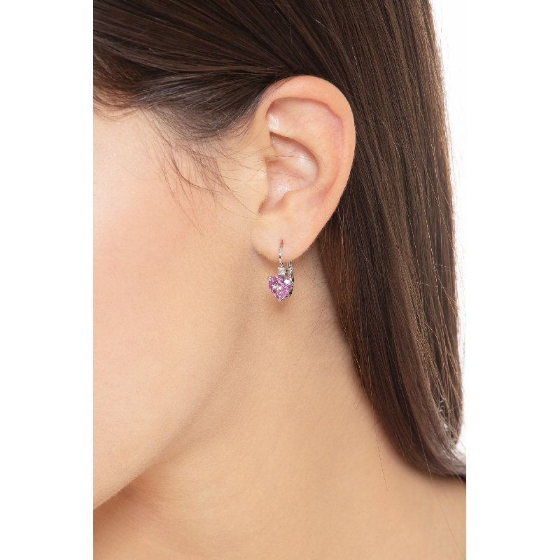 Boucles d'oreilles en or blanc 18k avec saphirs roses à cœur et diamants  Boucles d'oreilles en or blanc 18k avec saphirs roses à cœur et diamants