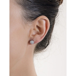 Boucles d’oreilles fleur en or blanc avec diamants 2