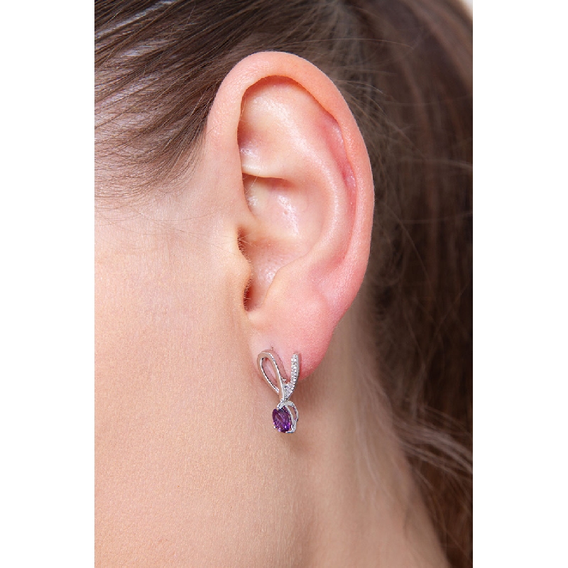 Boucles d oreilles en or blanc 18K avec améthystes et diamants Boucles d oreilles en or blanc 18K avec améthystes et diamants
