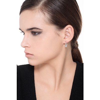Boucles d’oreilles dormeuses en or blanc avec aigue-marines et diamants