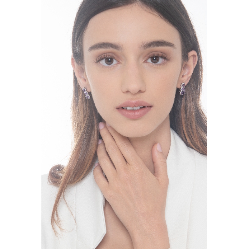 Boucles d’oreilles or blanc 18K trois améthystes et diamants Boucles d’oreilles or blanc 18K trois améthystes et diamants