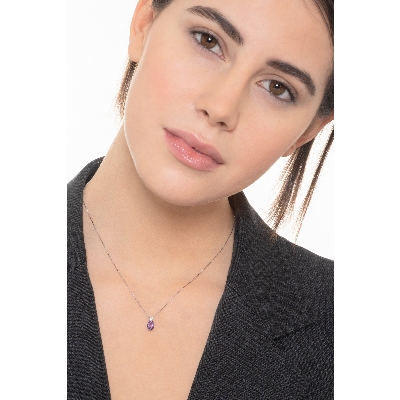 Collier avec pendentif en or blanc 18 carats avec diamant et améthyste 