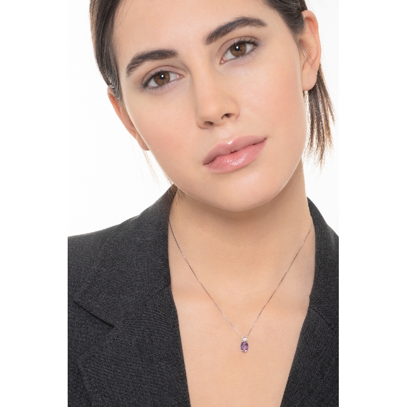Collier en or blanc 18 carats avec améthyste centrale et diamant
