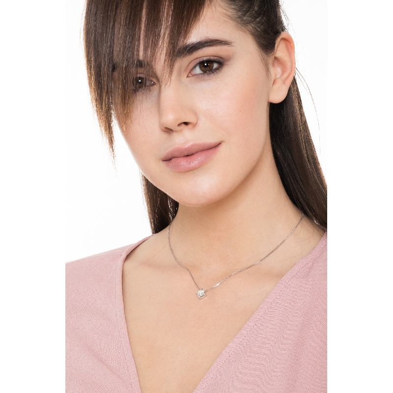 Collier or blanc 18k avec brillant 0,70 ct Collier or blanc 18k avec brillant 0,70 ct