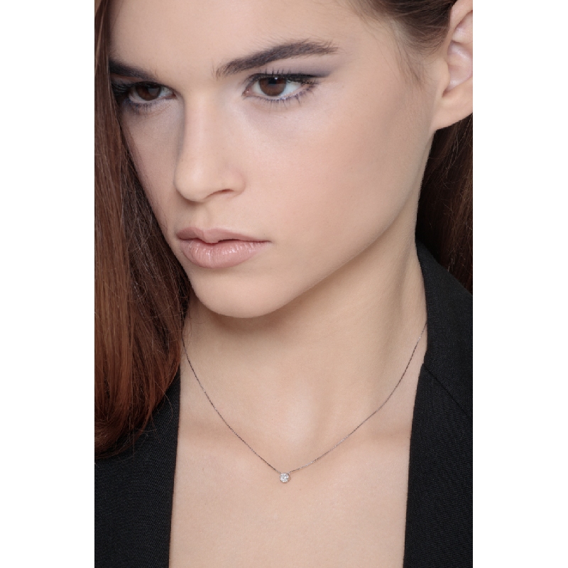 Collier Illusion en or blanc 18 carats avec diamants Collier Illusion en or blanc 18 carats avec diamants