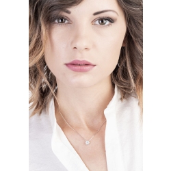 Collier en or blanc 18k avec fleur diamants 2