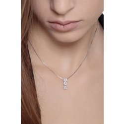 Collier en or blanc 18k avec trois diamants Illusion 2