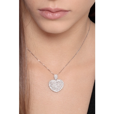 Pendentif en or blanc 18k en forme de coeur pavé de diamants