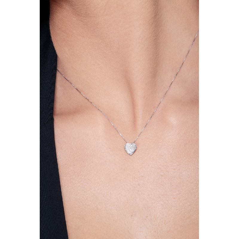 Pendentif à coeur en or blanc 18k pavé de diamants Pendentif à coeur en or blanc 18k pavé de diamants