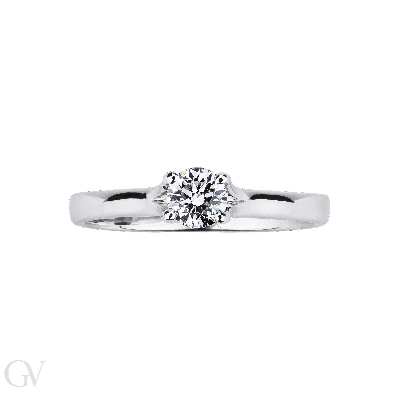 Monture solitaire linéaire.