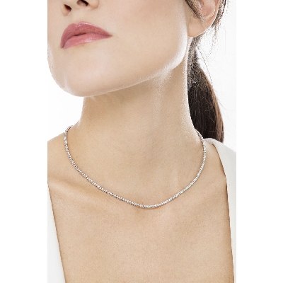 Collier tennis en or blanc 18 carats avec diamants taille brillant