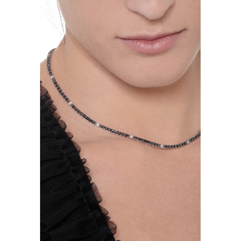 Collier tennis en or blanc 18k avec diamants noirs et blancs