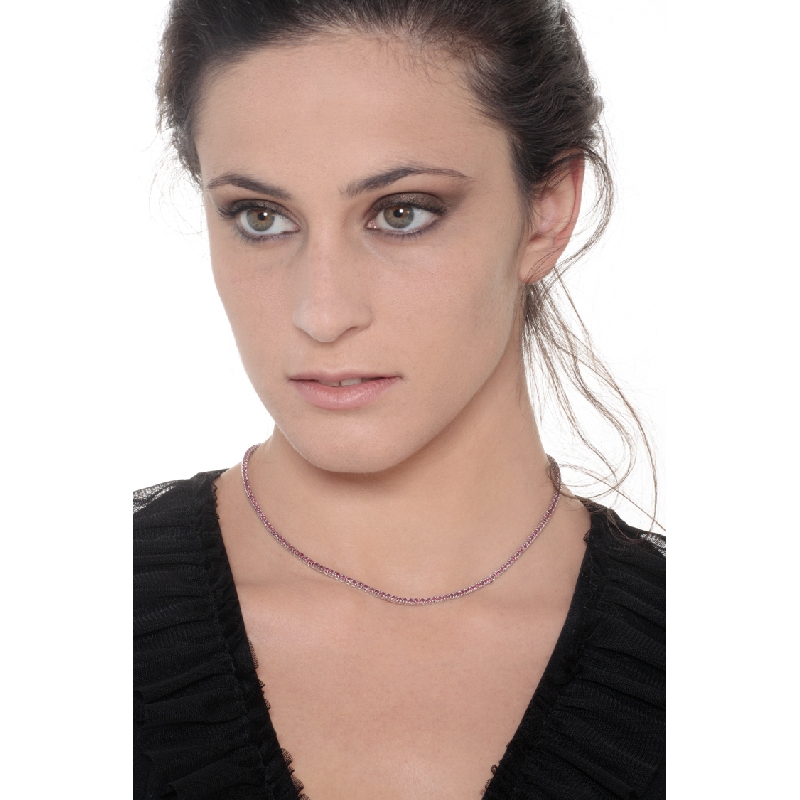 Collier tennis en or blanc 18 carats avec rubis Collier tennis en or blanc 18 carats avec rubis