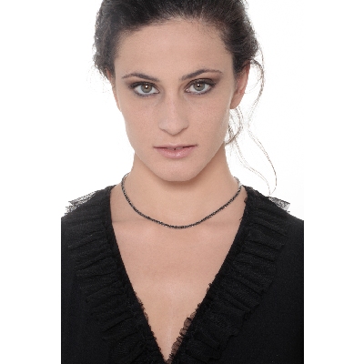 Collier tennis en or blanc 18k avec diamants noirs 