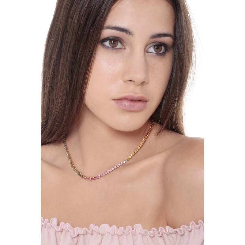 Collier tennis en or jaune 18 carats avec saphirs multicolores Collier tennis en or jaune 18 carats avec saphirs multicolores