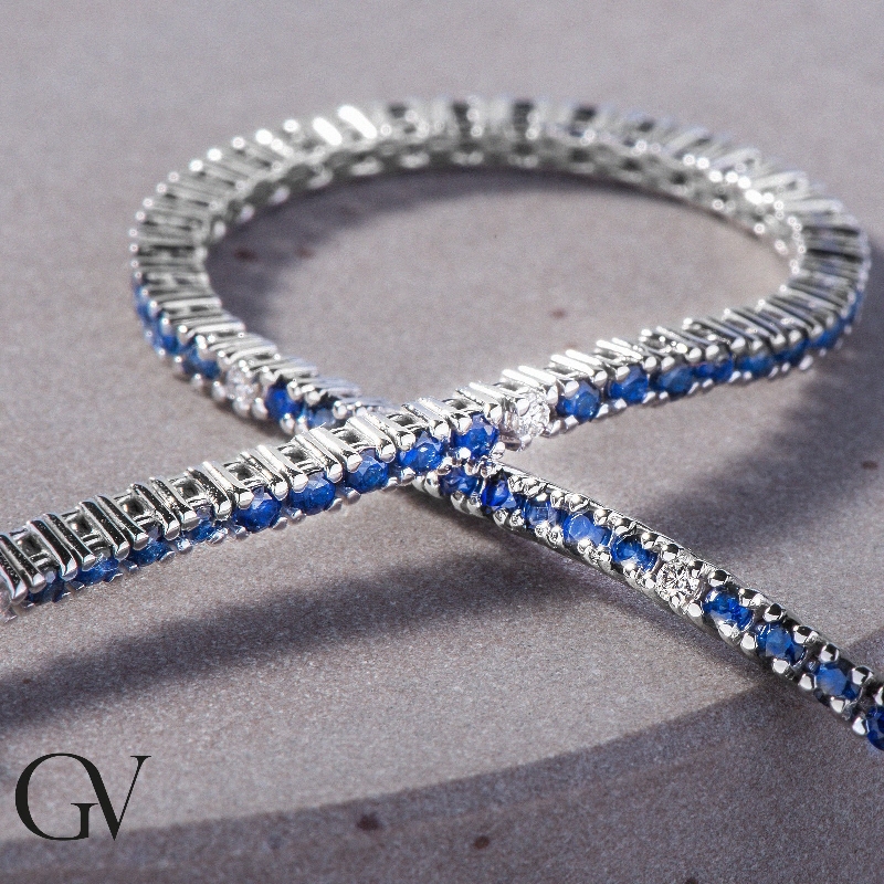 Bracelet Tennis en or blanc 18k avec saphirs bleus et diamants Bracelet Tennis en or blanc 18k avec saphirs bleus et diamants