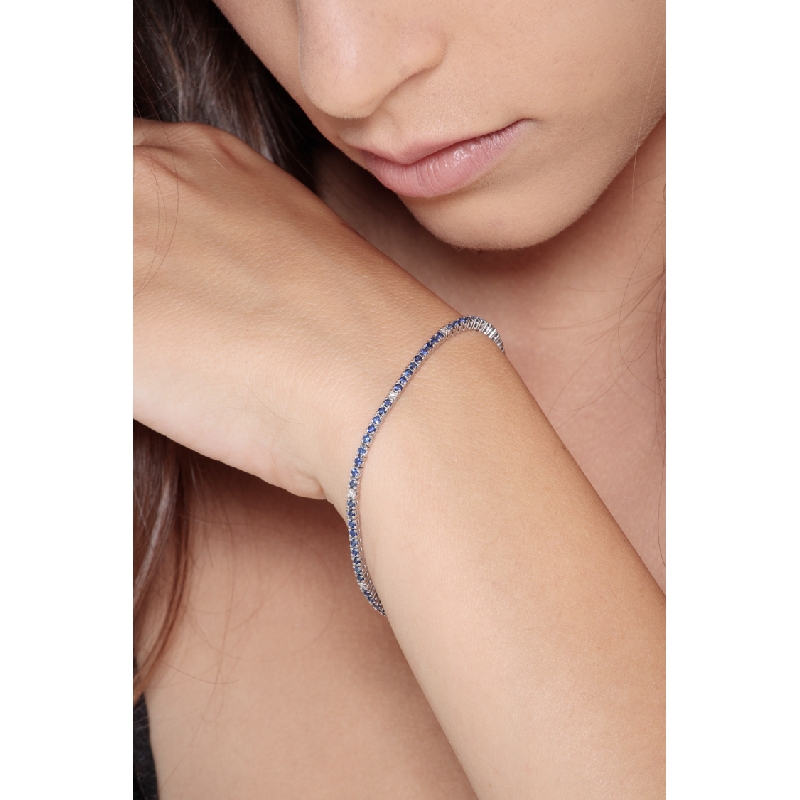 Bracelet Tennis en or blanc 18k avec saphirs bleus et diamants Bracelet Tennis en or blanc 18k avec saphirs bleus et diamants