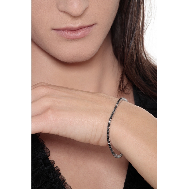 Bracelet Tennis en or blanc 18k avec diamants noirs et blancs alternés Bracelet Tennis en or blanc 18k avec diamants noirs et blancs alternés