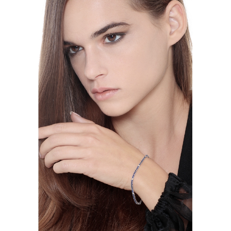 Bracelet Tennis en or blanc 18k avec diamants et saphirs bleus Bracelet Tennis en or blanc 18k avec diamants et saphirs bleus