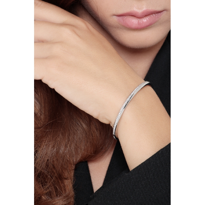 Bracelet rigide en or blanc avec diamants Bracelet rigide en or blanc avec diamants