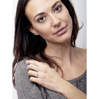 Bague à 5 pierres en or blanc 18k avec diamants