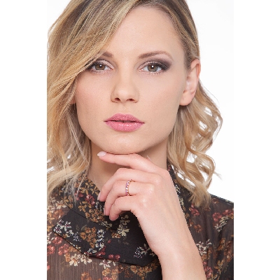 Bague Eternity en or rose 18 carats sertie saphirs roses