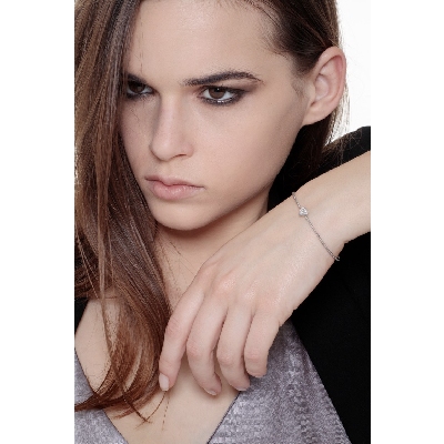 Bracelet rigide en or blanc 18k torsadé avec cœur en diamants