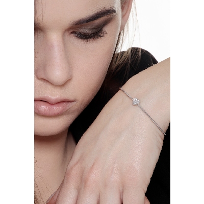 Bracelet rigide en or blanc 18k torsadé avec cœur en diamants