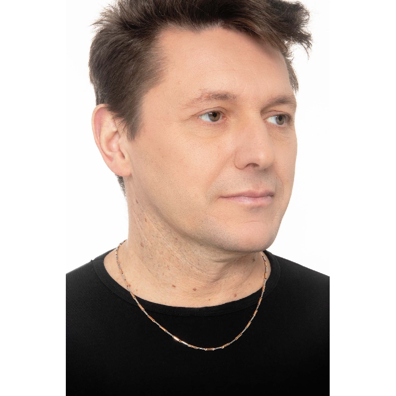 Collier avec barrettes alternées en or blanc et rose  Collier avec barrettes alternées en or blanc et rose