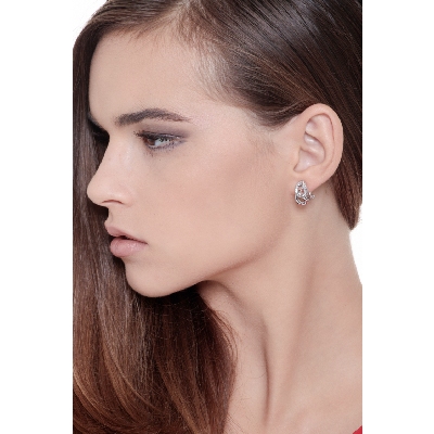 Boucles d'oreilles groumette en or blanc 18k avec diamants 