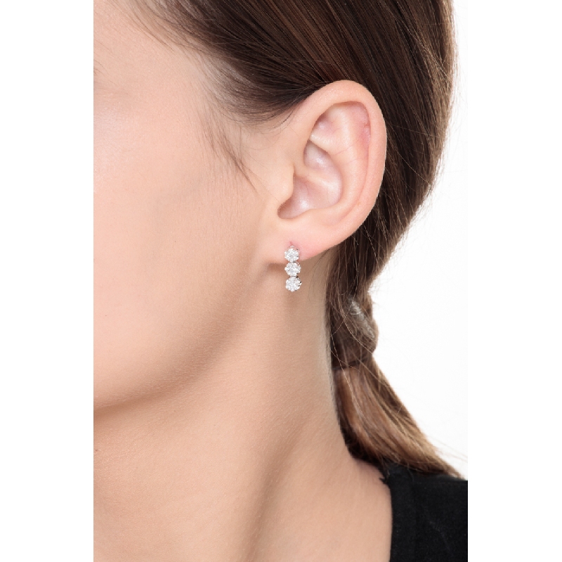 Boucles d'oreilles illusion en or blanc 18 carats avec diamants Boucles d'oreilles illusion en or blanc 18 carats avec diamants