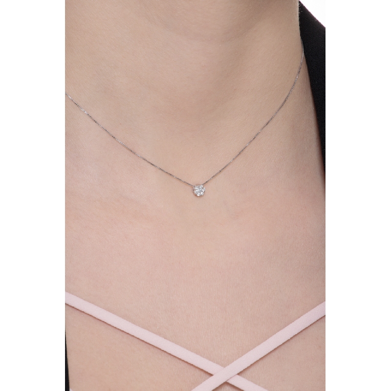 Collier Lumière en or blanc 18 carats avec diamants Collier Lumière en or blanc 18 carats avec diamants