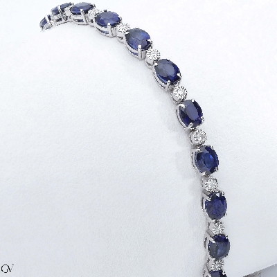 Bracelet alterné en or blanc 18 ct saphirs bleus et diamants, 18 cm