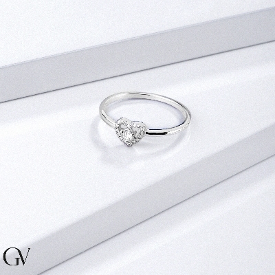 Bague cœur en or blanc avec diamant