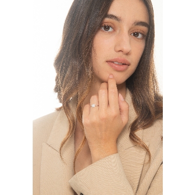 Bague en or blanc 18 carats en forme d'étoile et diamants