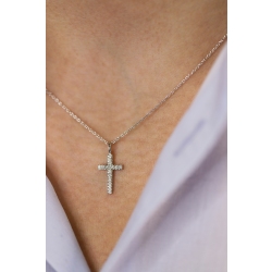 Collier en or blanc 18k avec pendentif en forme de croix en diamants 2